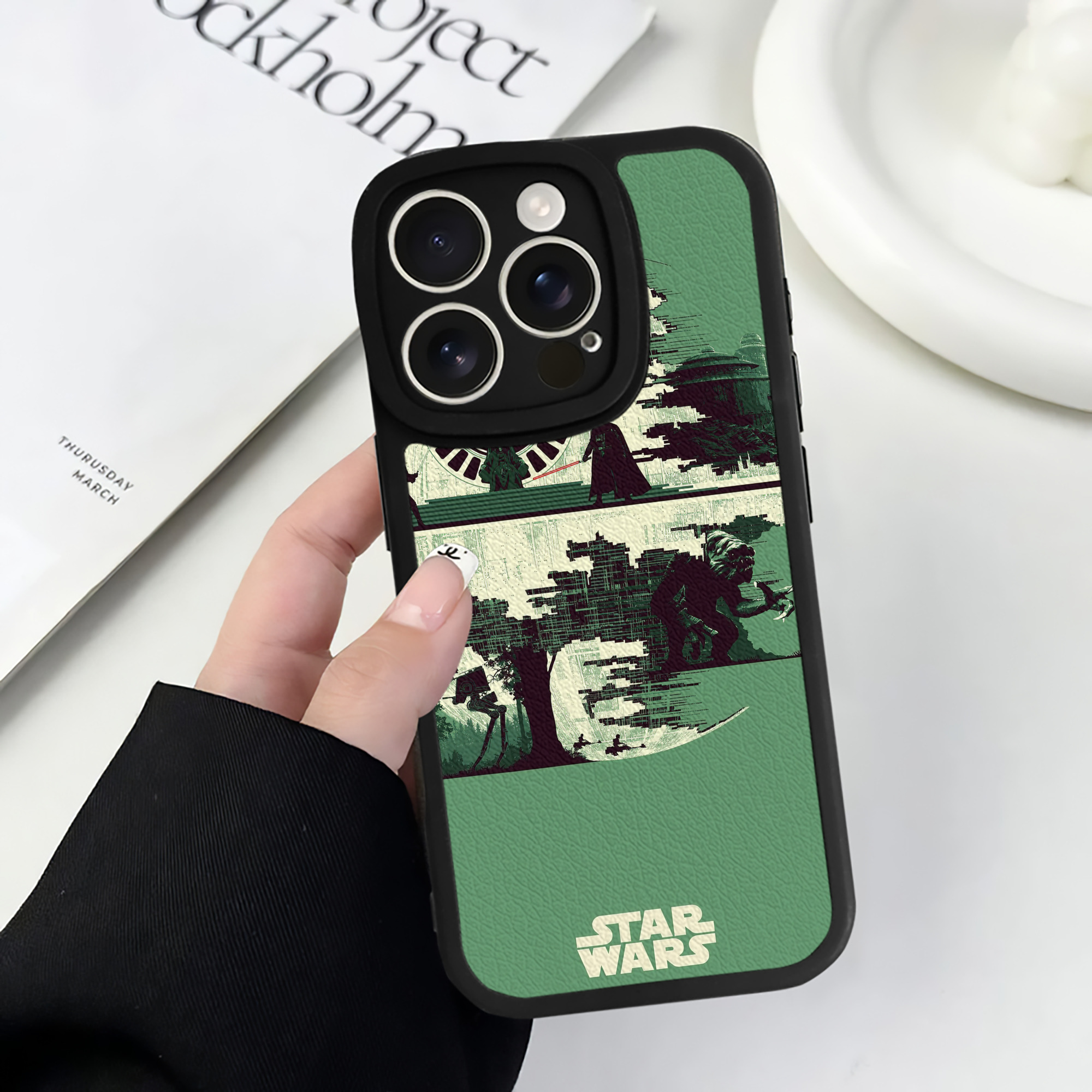 （画像用） スター・ウォーズ Star Wars 【iPhone 16シリーズ対応】シリコンスマホケース（レザー調） 材質：シリコン